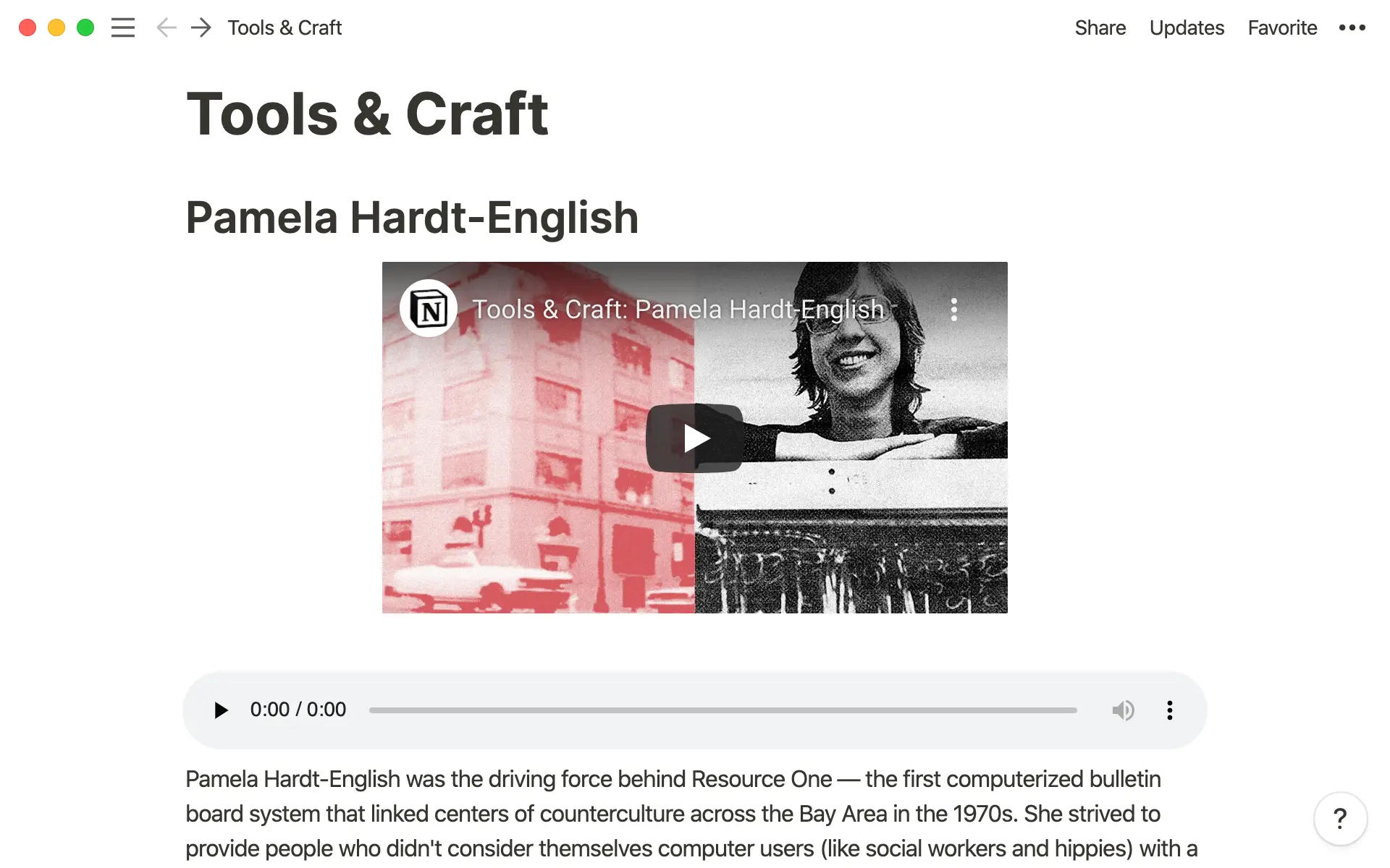 Videos o episodios de podcast, no importa, puedes insertar todo directamente en tus páginas de Notion.